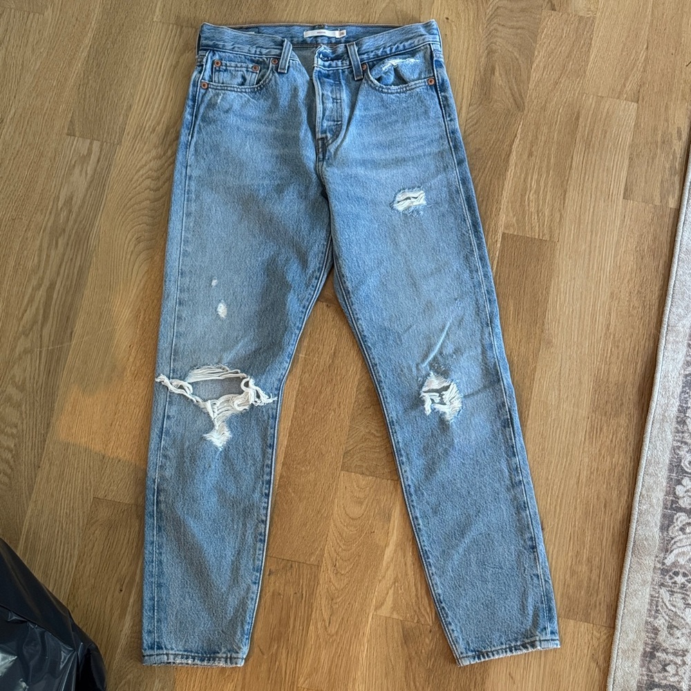 Levi's Light Blue Distressed Women's Straight Leg Jeans